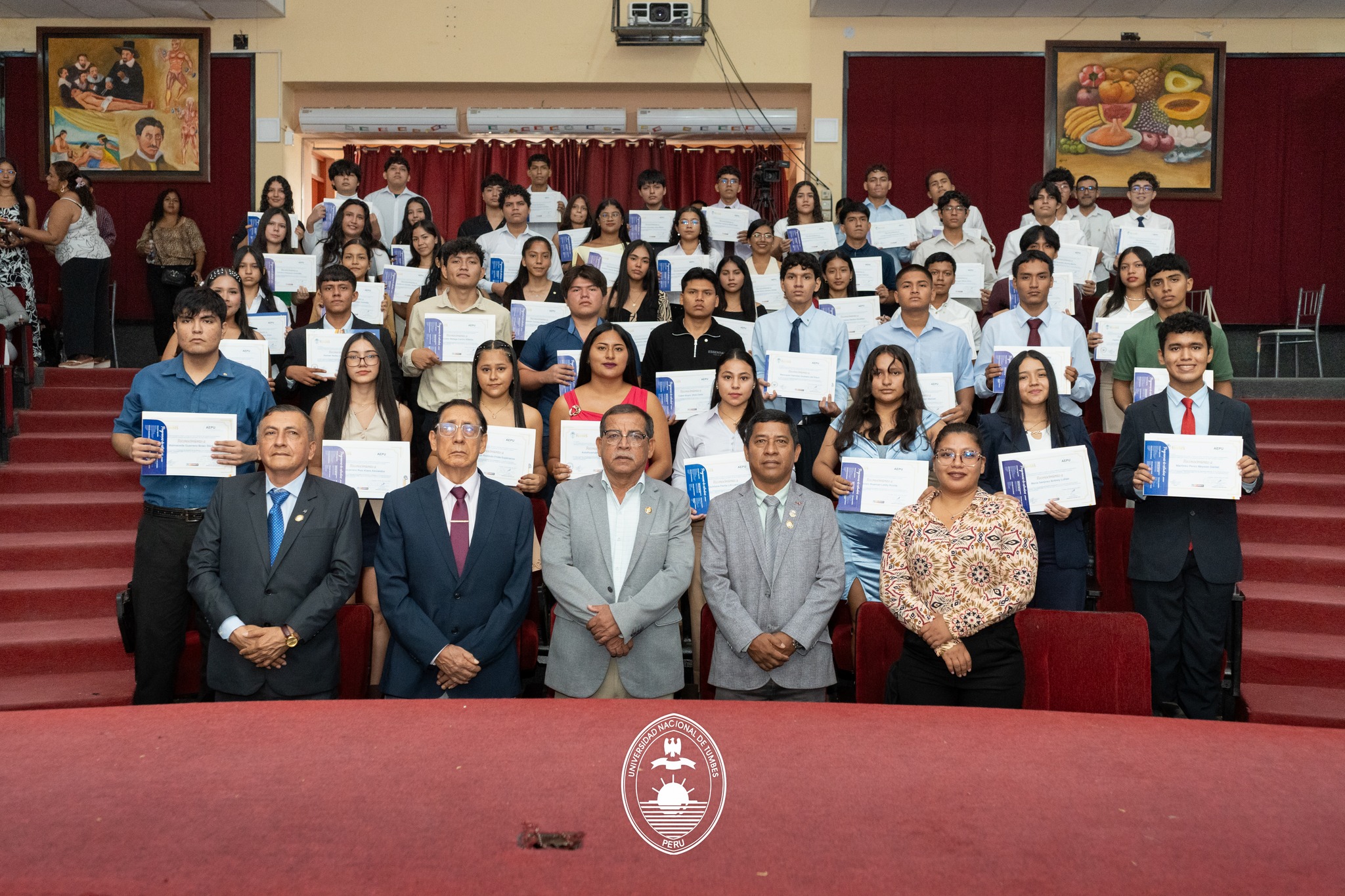CAEPU DE LA UNIVERSIDAD NACIONAL DE TUMBES ENTREGA CREDENCIALES A NUEVOS INGRESANTES 